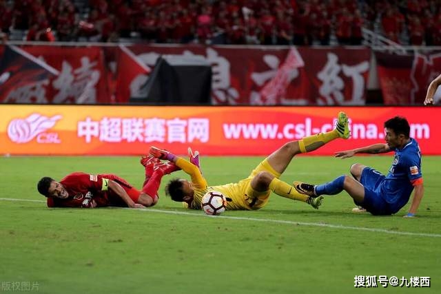 利物浦瞄准富勒姆19岁中场乔什·金，竞争激烈